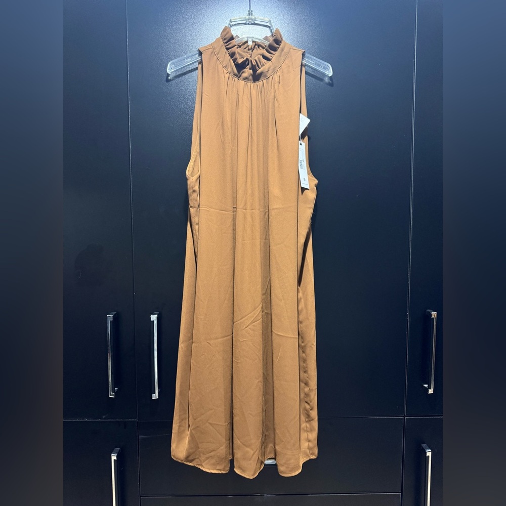 Chic Sleeveless Tan Midi Dress
